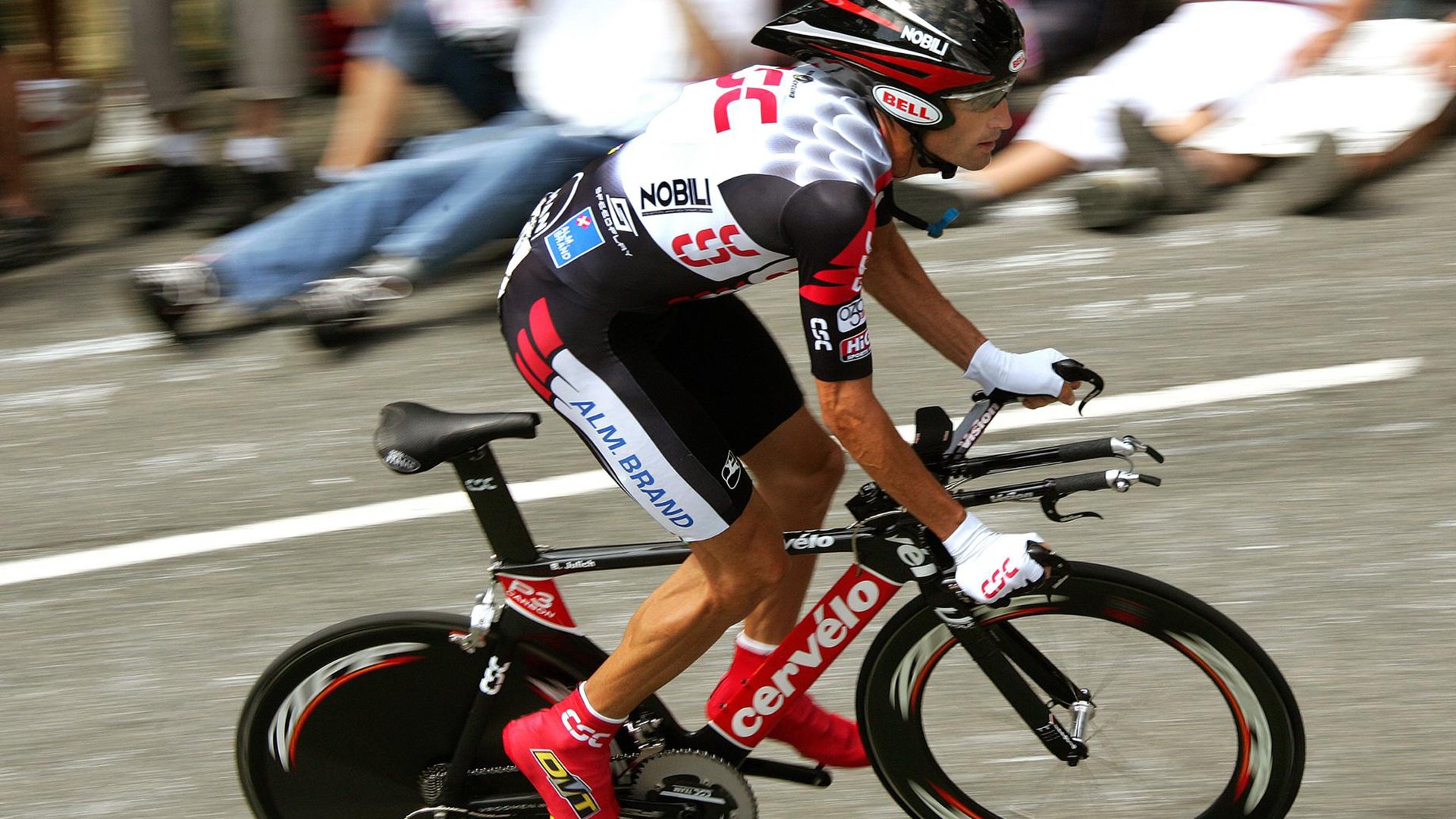 巴西男篮在巴黎奥运会小组赛中展现强大实力，巴西男篮集结奥运落选赛