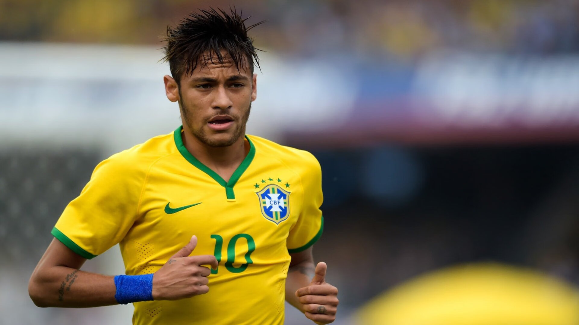 曼城领袖球星展现出色，主场轻松取胜，曼城大牌球星